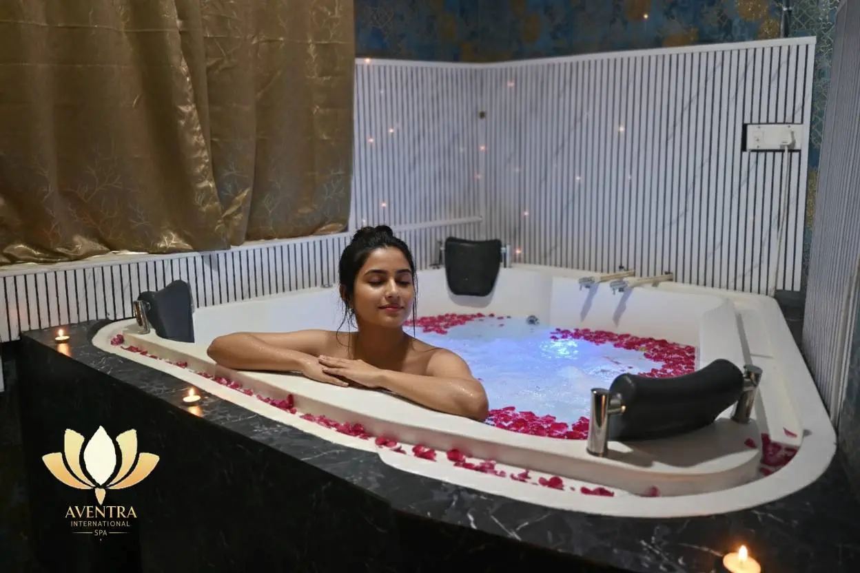 Aventra International Spa Jacuzi Girl
